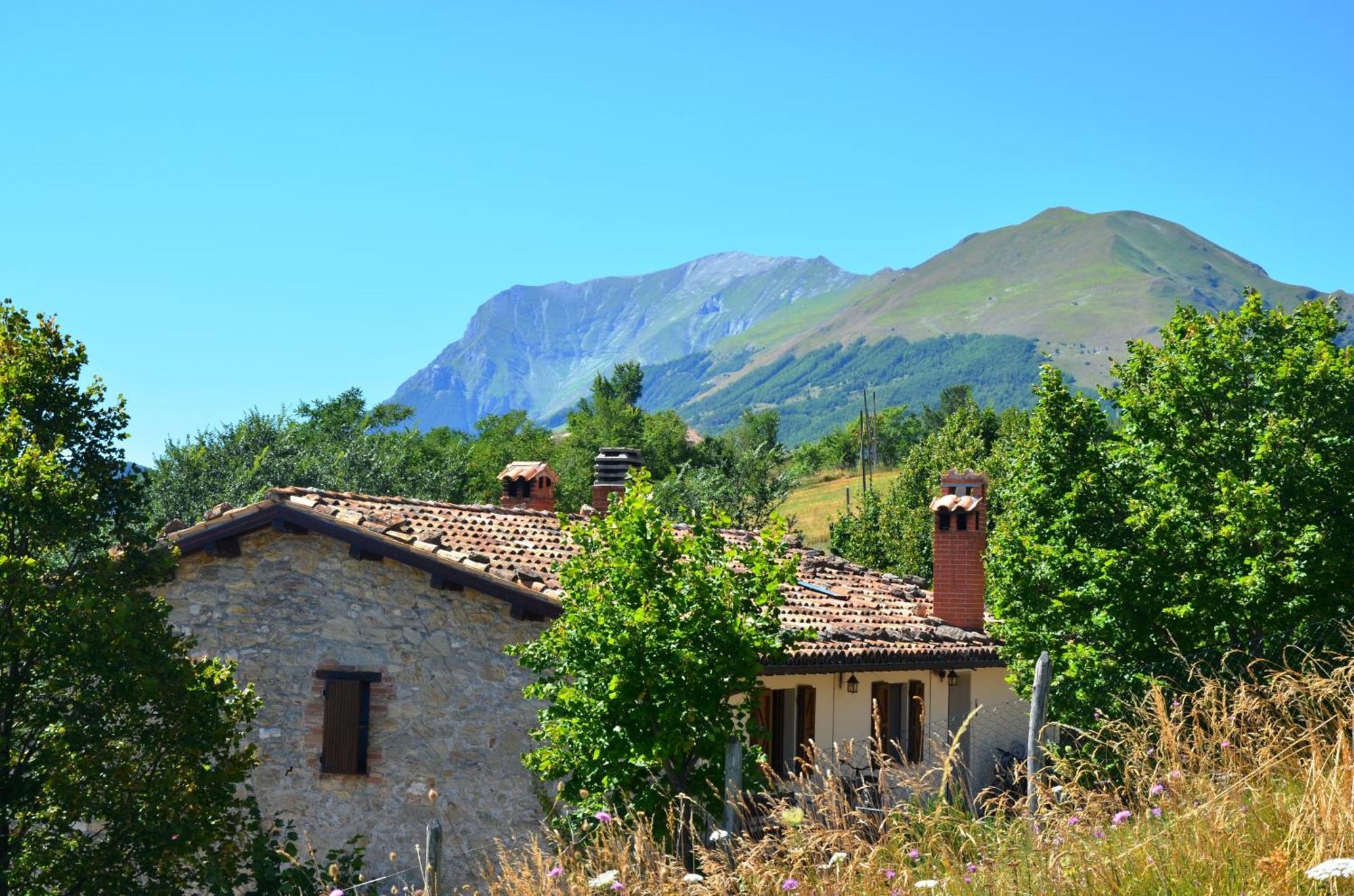 Agriturismo Le Castellare Montemonaco Exterior foto